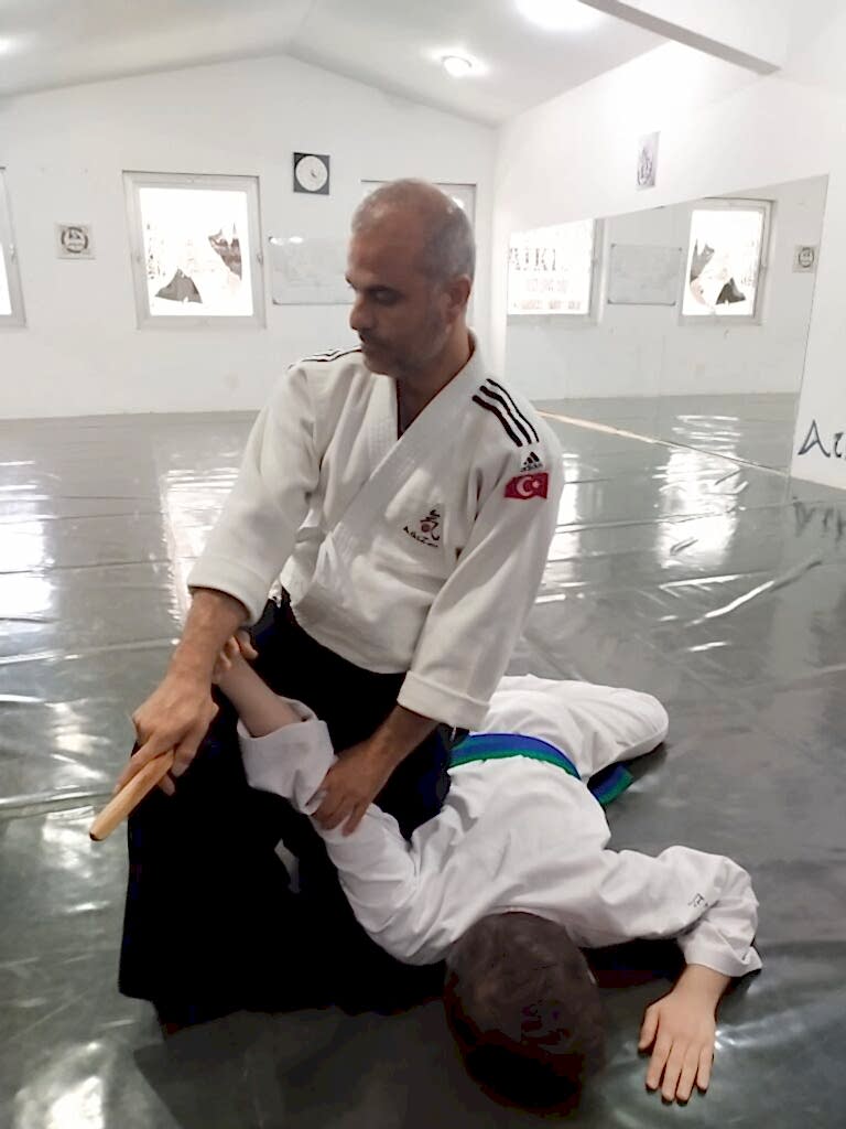 Sensei-Kursat-Demir-Aikido-Egitimi-Savunma-Sanati