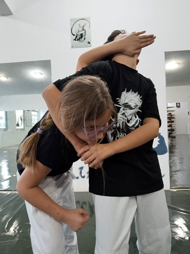 Antalya yaz kampı hayatta kalma eğitimi – Aikizen Survival Camp" Self defance